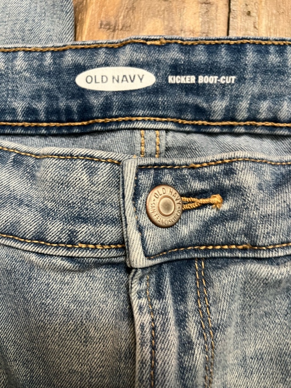 Old Navy Kicker Boot Cut Jeans Light Wash Mid Rise‎ Denim Women's 12 short - Picture 4 of 5